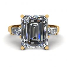Verlobungsring mit drei Steinen, Smaragd und Baguette-Diamant, Gelbgold