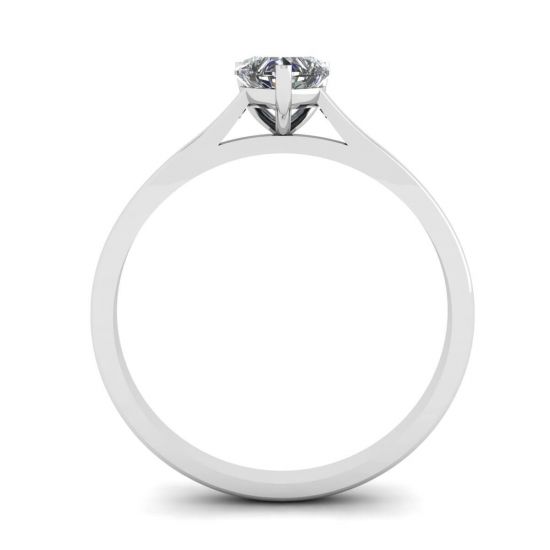 Einfacher flacher Ring mit Herzdiamant aus Weißgold, More Image 0