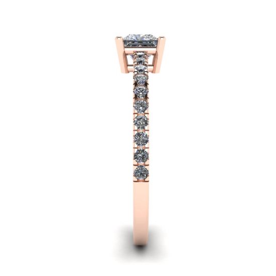 Diamantring im Prinzessschliff mit seitlicher Pavé-Fassung aus 18-karätigem Roségold,  Bild vergrößern 3