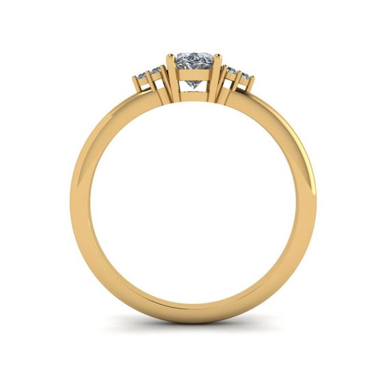 Ovaler Diamant mit 3 seitlichen Diamanten Ring aus Gelbgold, More Image 0