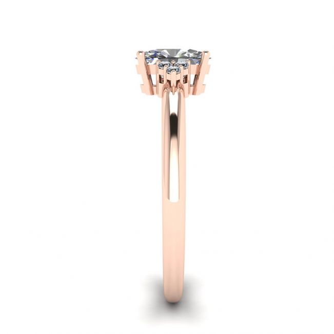 Ring mit ovalem Diamant und drei seitlichen Diamanten aus Roségold - Foto 2