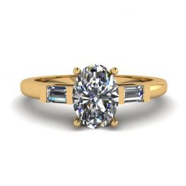 Ovaler Ring aus Gelbgold mit seitlichem Baguettediamant