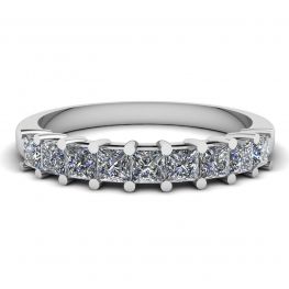 Ring mit 9 quadratischen Prinzessinnendiamanten