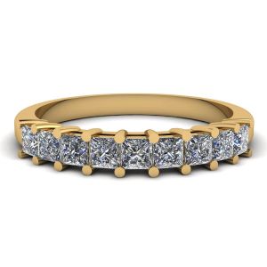Ring mit 9 quadratischen Prinzessinnendiamanten aus Gelbgold