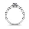 Ovaler Ring im romantischen Stil mit Diamanten aus Weißgold, Bild 2