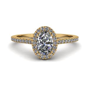 Halo-Diamant-Ring im Ovalschliff aus 18 Karat Gelbgold