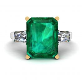 3-Karat-Smaragdring mit seitlichen Baguettediamanten 3-Karat-Smaragdring mit seitlichen Baguettediamanten