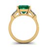 3 Karat Smaragd-Ring mit seitlichen Diamanten im Baguette-Gelbgold, Bild 2