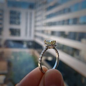 1,13 ct ovaler gelber Diamantring mit Halo-Roségold - Foto 6