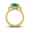 Ovaler Smaragd mit halbmondförmigen Diamanten an der Seite, Ring aus Gelbgold, Bild 2