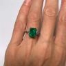 Ring mit 3,31 Karat Smaragd und seitlichen Billionendiamanten, Bild 6