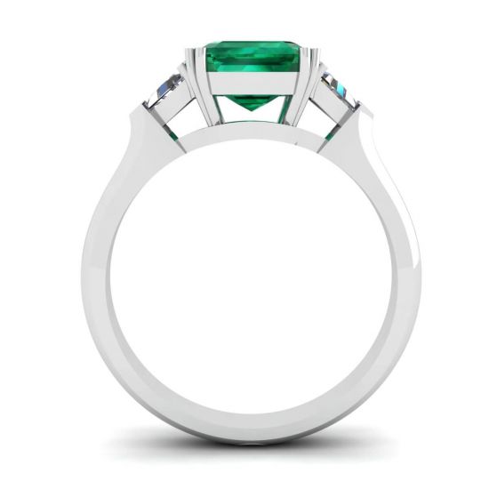 Ring mit 3,31 Karat Smaragd und seitlichen Billionendiamanten, More Image 0