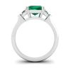 Ring mit 3,31 Karat Smaragd und seitlichen Billionendiamanten, Bild 2