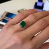 Ring mit 3,31 Karat Smaragd und seitlichen Billionendiamanten, Bild 8