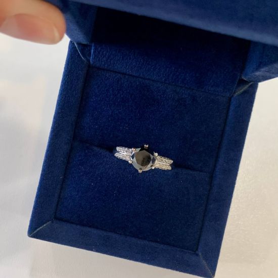 Schwarzer Diamant mit 6 Zinken und zweifarbigem Pavé-Ring aus Roségold,  Bild vergrößern 7