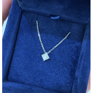 Diamant-Solitär-Halskette im Rhombus-Prinzessin-Schliff aus Weißgold - Foto 2