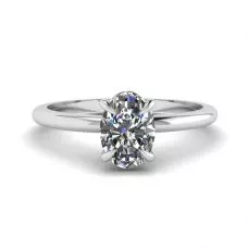 Klassischer ovaler Diamant-Solitärring aus Weißgold